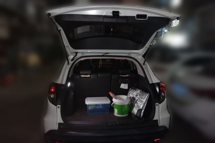 Used Honda Vezel 2020 1.5L CVT Pioneer Edition Trunk