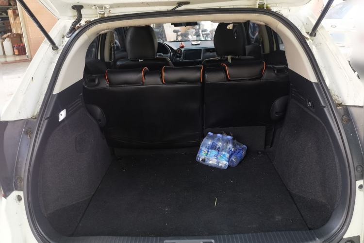 Used Honda Vezel 2020 220 TURBO CVT Elite Edition Trunk