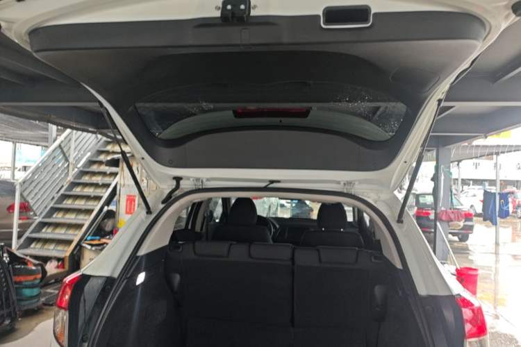 Used Honda Vezel 2020 1.5L CVT Elite Edition Trunk