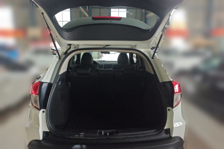 Used Honda Vezel 2020 1.5L CVT Pioneer Edition Trunk