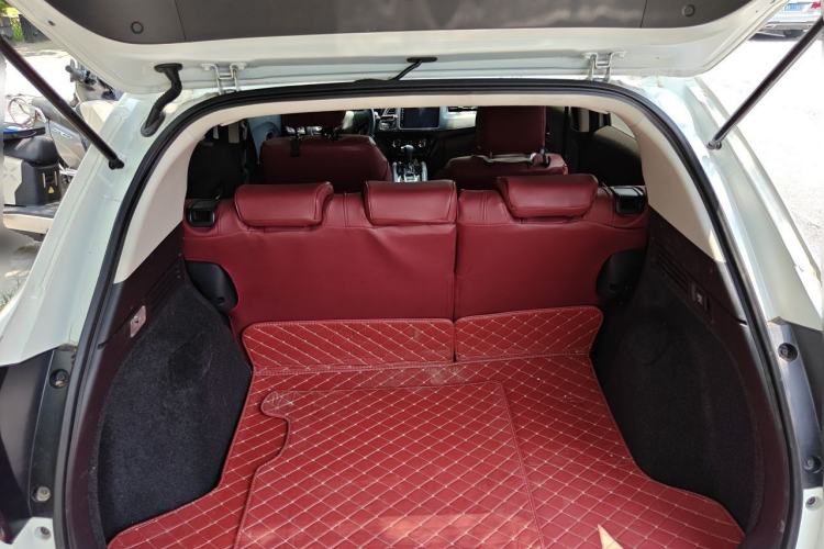 Used Honda Vezel 2020 1.5L CVT Pioneer Edition Trunk
