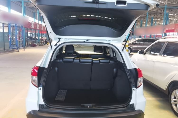 Used Honda Vezel 2020 1.5L CVT Pioneer Edition Trunk