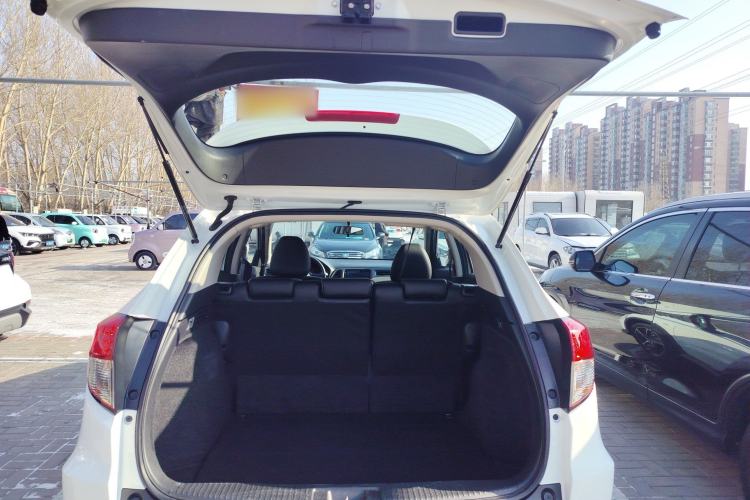 Used Honda Vezel 2020 1.5L CVT Pioneer Edition Trunk
