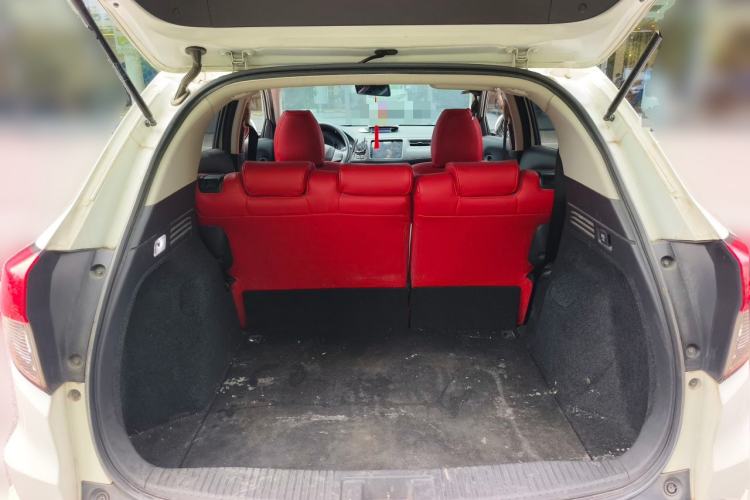 Used Honda Vezel 2020 1.5L CVT Elite Edition Trunk