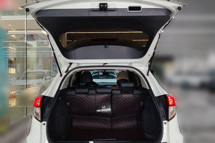 Used Honda Vezel 2020 1.5L CVT Pioneer Edition Trunk