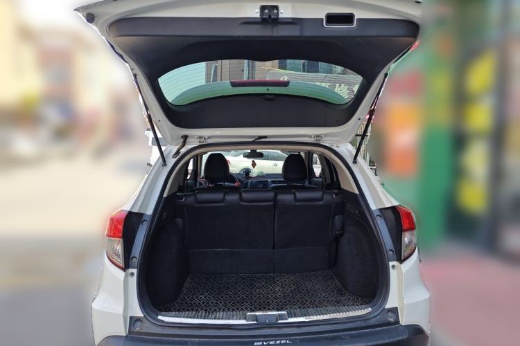 Used Honda Vezel 2020 1.5L CVT Pioneer Edition Trunk
