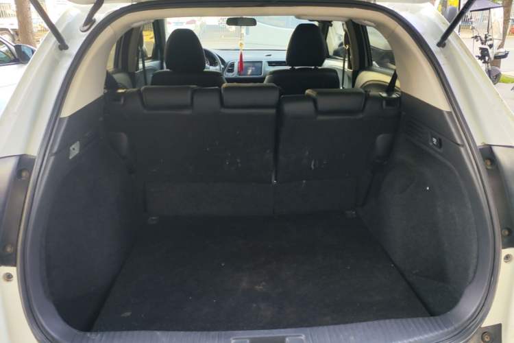 Used Honda Vezel 2020 1.5L CVT Luxury Edition Trunk