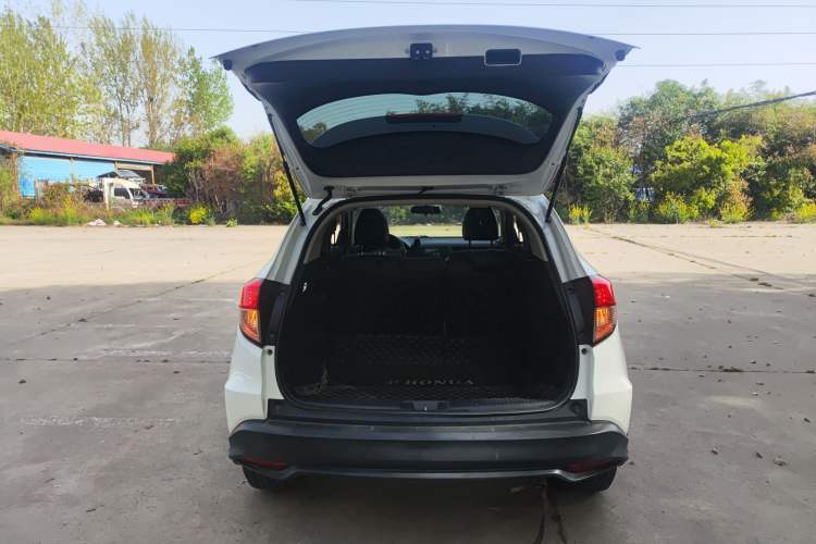 Used Honda Vezel 2020 1.5L CVT Pioneer Edition Trunk
