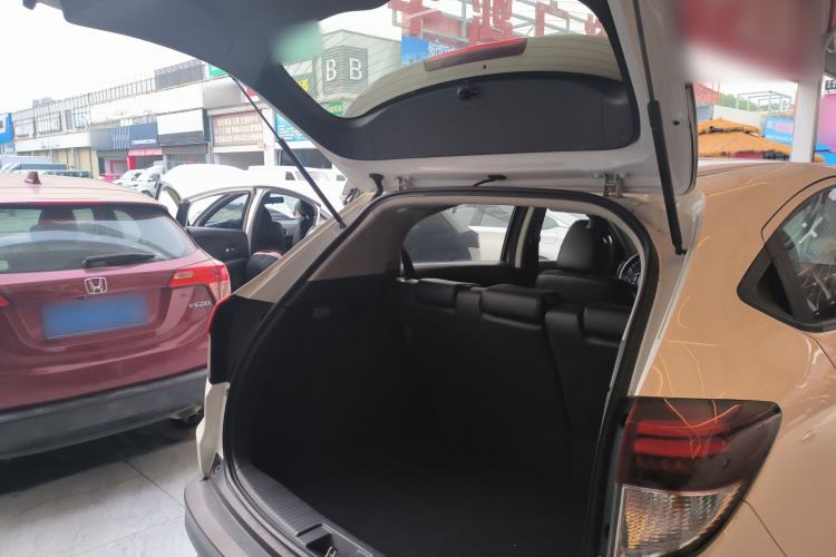 Used Honda Vezel 2020 1.5L CVT Luxury Edition Trunk