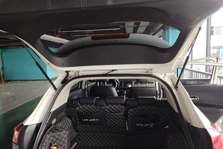 Used Honda Vezel 2020 1.5L CVT Luxury Edition Trunk
