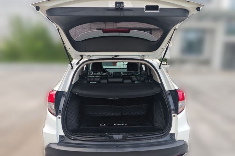 Used Honda Vezel 2020 1.5L CVT Pioneer Edition Trunk