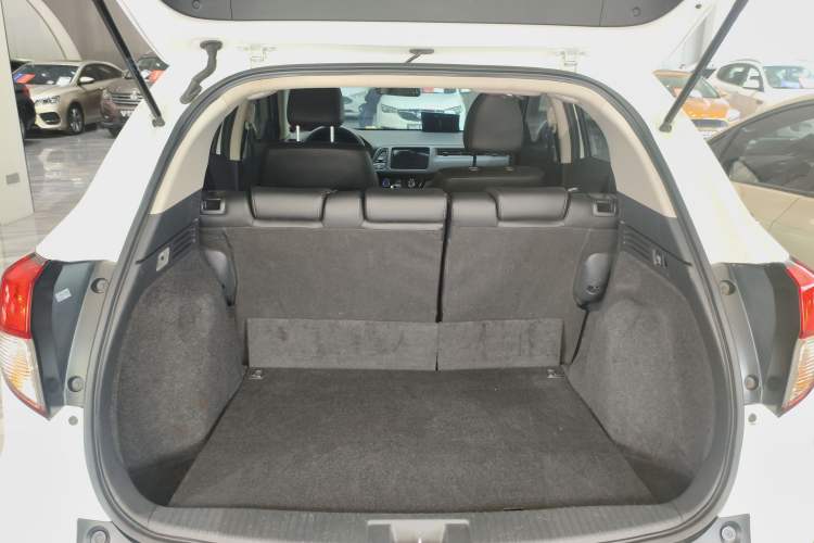 Used Honda Vezel 2020 1.5L CVT Pioneer Edition Trunk