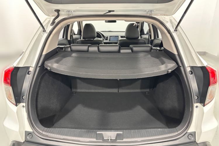 Used Honda Vezel 2020 1.5L CVT Luxury Edition Trunk