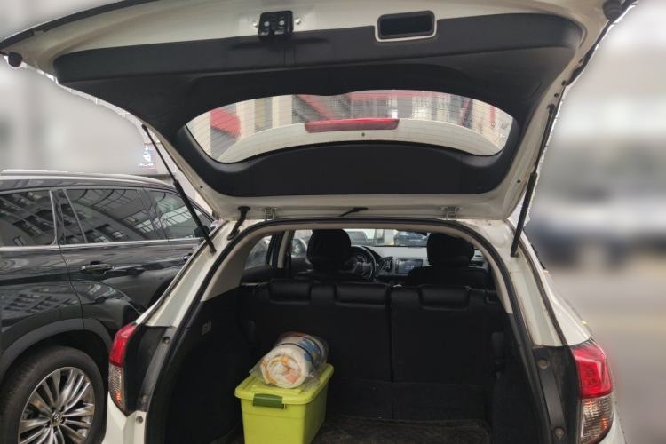 Used Honda Vezel 2020 1.5L CVT Pioneer Edition Trunk