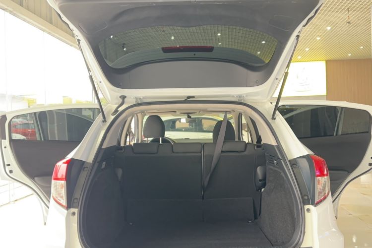 Used Honda Vezel 2020 1.5L CVT Elite Edition Trunk