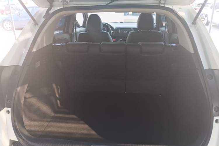 Used Honda Vezel 2020 220 TURBO CVT Luxury Edition Trunk