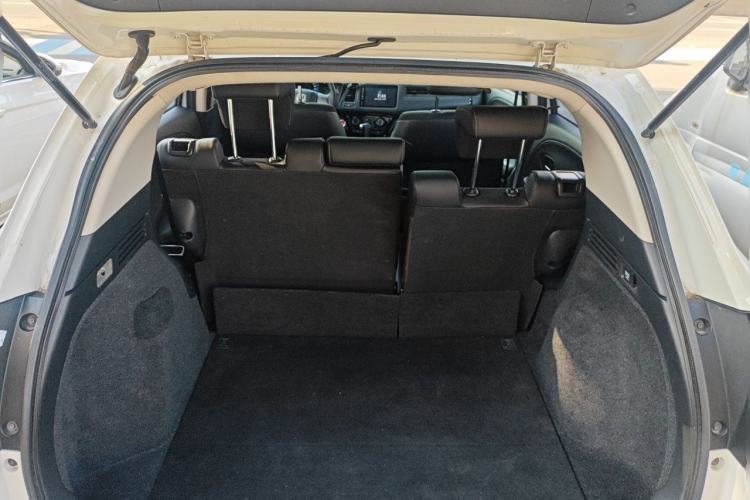 Used Honda Vezel 2020 1.5L CVT Luxury Edition Trunk