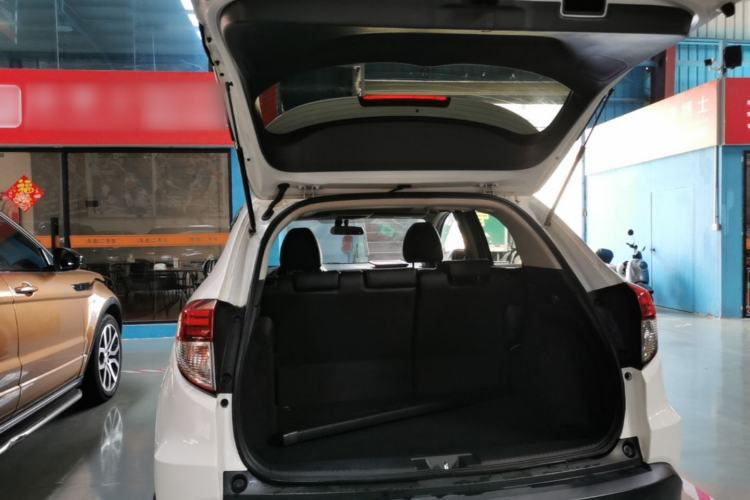 Used Honda Vezel 2020 220 TURBO CVT Luxury Edition Trunk