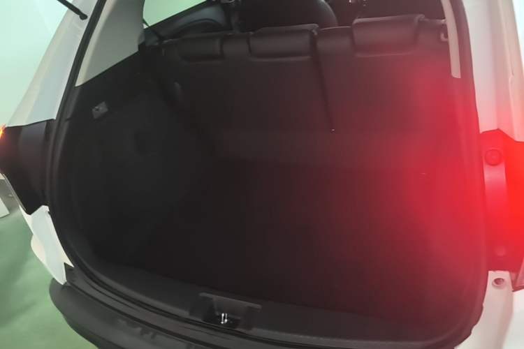 Used Honda Vezel 2020 1.5L CVT Luxury Edition Trunk