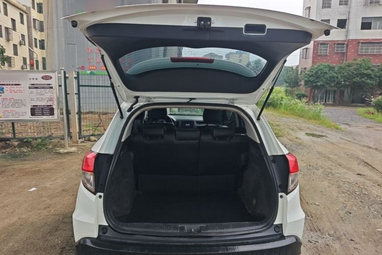 Used Honda Vezel 2020 1.5L CVT Pioneer Edition Trunk