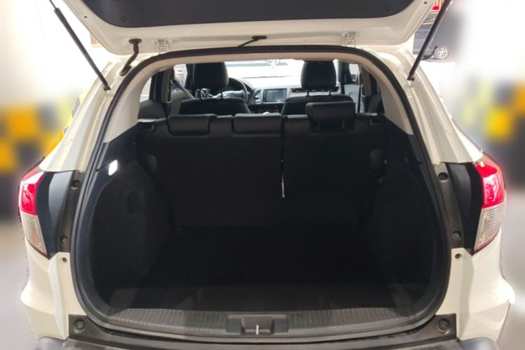 Used Honda Vezel 2020 1.5L CVT Pioneer Edition Trunk