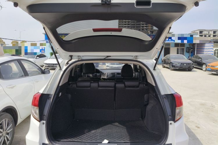 Used Honda Vezel 2020 1.5L CVT Pioneer Edition Trunk