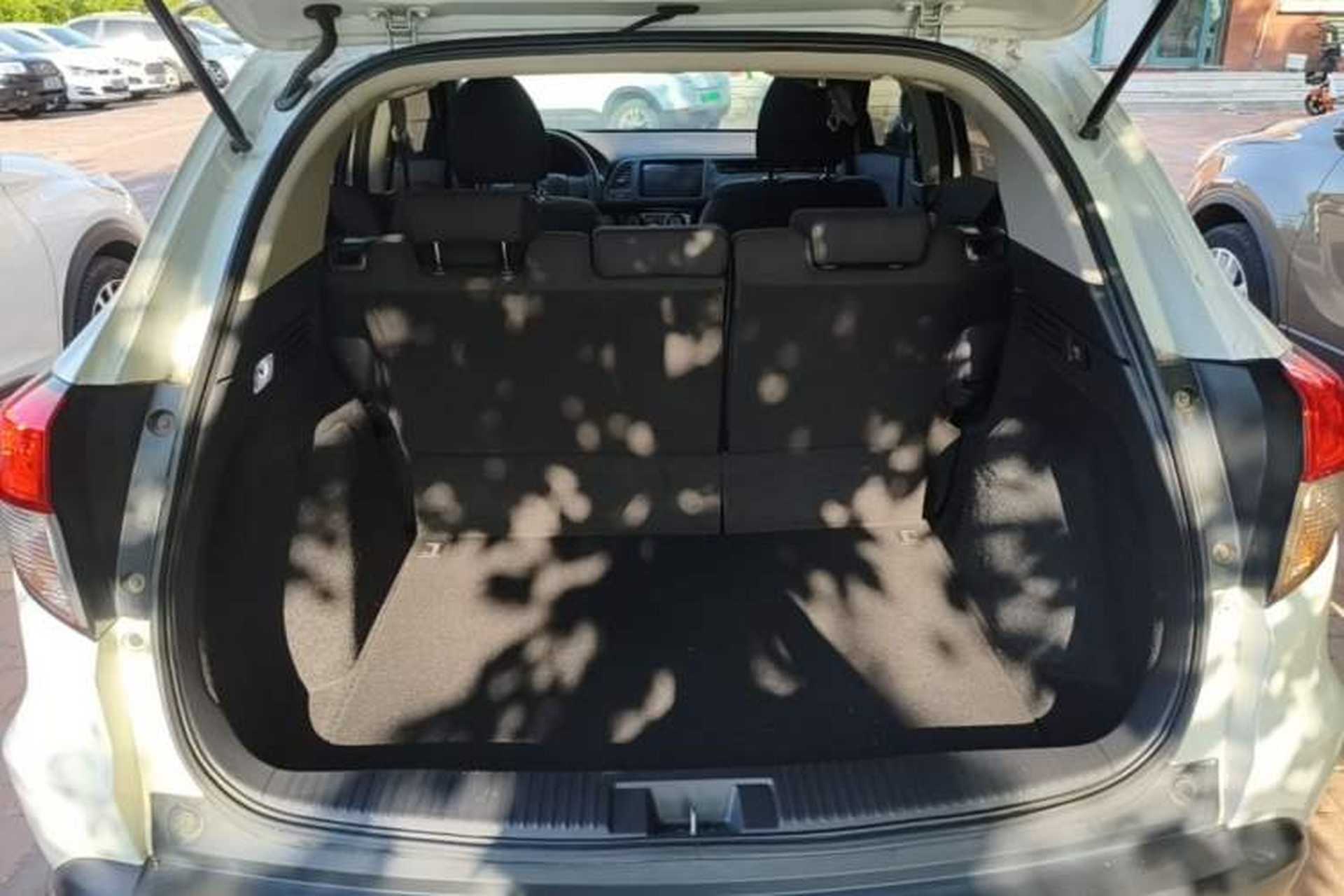 Used Honda Vezel 2020 1.5L CVT Elite Edition Trunk