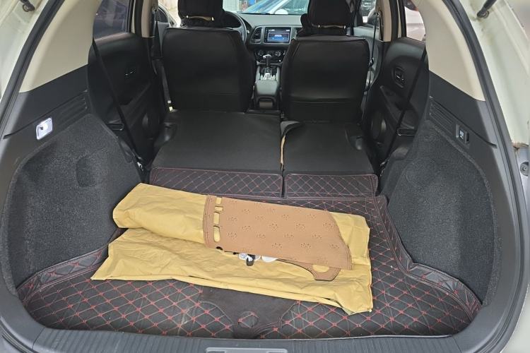 Used Honda Vezel 2020 1.5L CVT Pioneer Edition Trunk