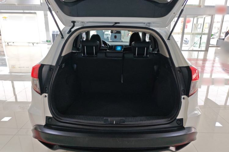 Used Honda Vezel 2020 1.5L CVT Pioneer Edition Trunk