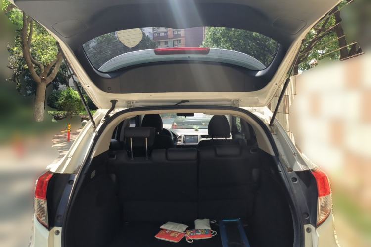 Used Honda Vezel 2020 1.5L CVT Pioneer Edition Trunk
