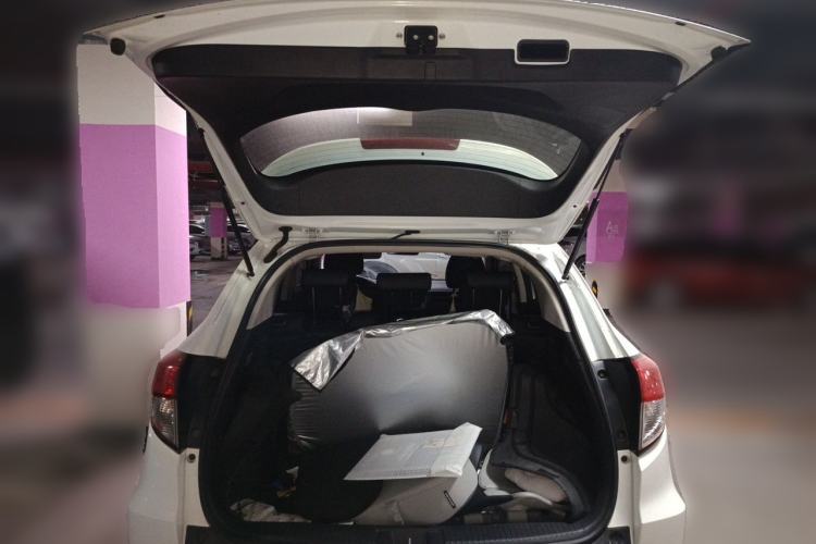 Used Honda Vezel 2020 1.5L CVT Pioneer Edition Trunk