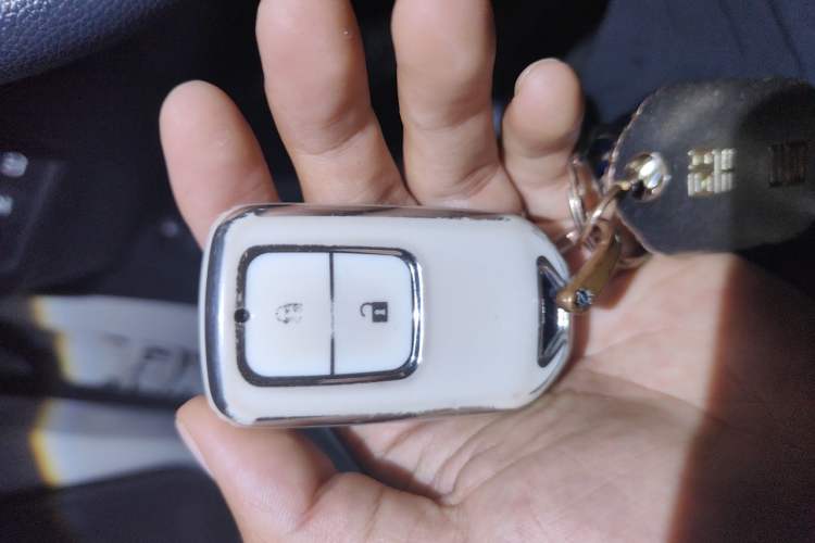 Used Honda Vezel 2020 1.5L CVT Luxury Edition Vehicle Key