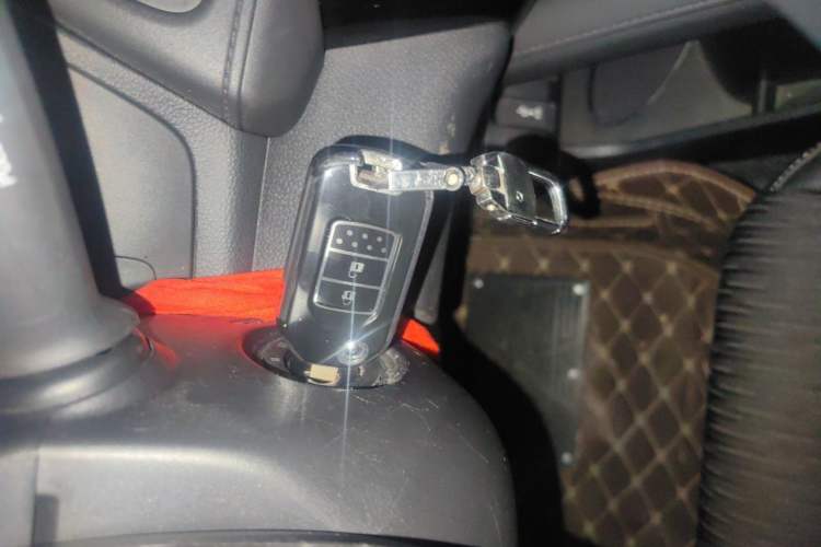 Used Honda Vezel 2020 1.5L CVT Pioneer Edition Vehicle Key
