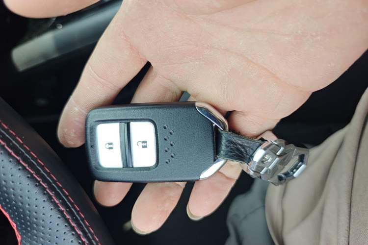 Used Honda Vezel 2020 220 TURBO CVT Luxury Edition Vehicle Key