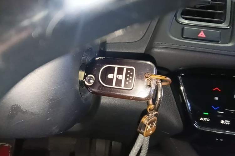 Used Honda Vezel 2020 220 TURBO CVT Elite Edition Vehicle Key