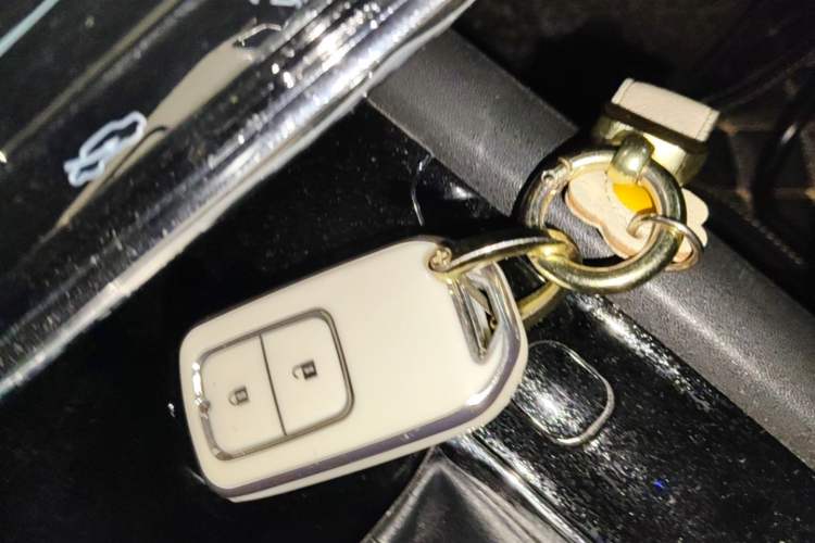 Used Honda Vezel 2020 220 TURBO CVT Luxury Edition Vehicle Key
