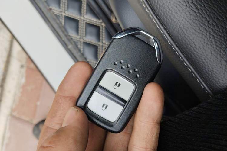 Used Honda Vezel 2020 1.5L CVT Luxury Edition Vehicle Key