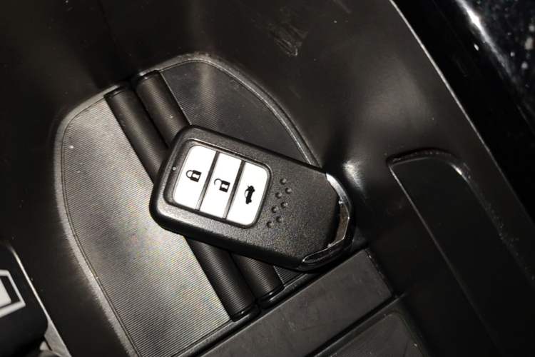 Used Honda Vezel 2020 1.5L CVT Pioneer Edition Vehicle Key
