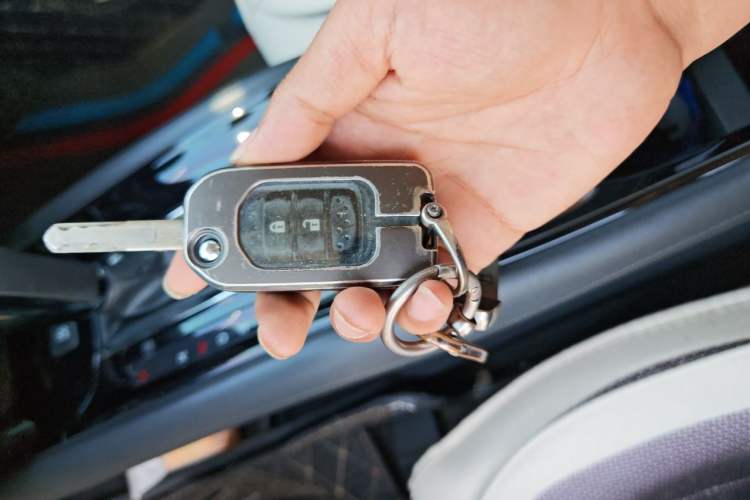 Used Honda Vezel 2020 1.5L CVT Pioneer Edition Vehicle Key