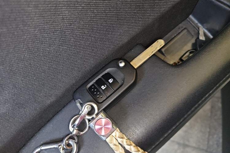 Used Honda Vezel 2020 1.5L CVT Pioneer Edition Vehicle Key
