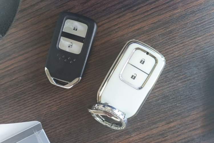 Used Honda Vezel 2020 220 TURBO CVT Luxury Edition Vehicle Key