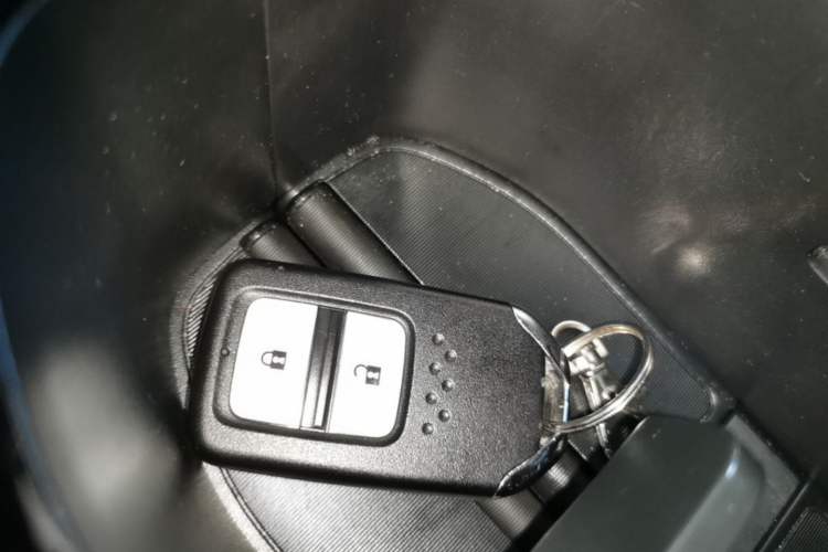 Used Honda Vezel 2020 220 TURBO CVT Luxury Edition Vehicle Key