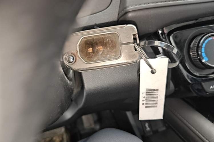Used Honda Vezel 2020 1.5L CVT Pioneer Edition Vehicle Key