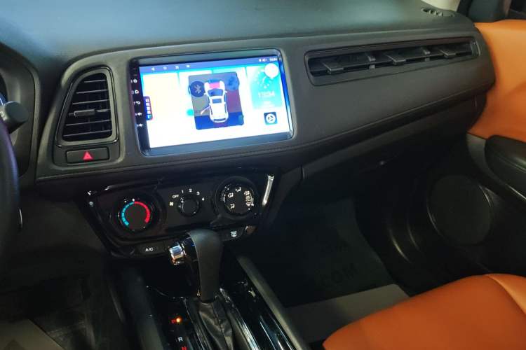 Used Honda Vezel 2022 1.5L CVT Phantom Night Pioneer Edition Audio And AC Panel