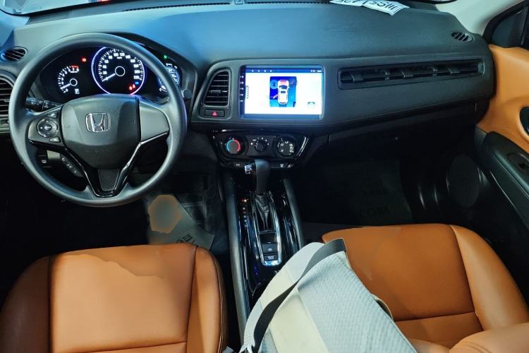 Used Honda Vezel 2022 1.5L CVT Phantom Night Pioneer Edition Center Console
