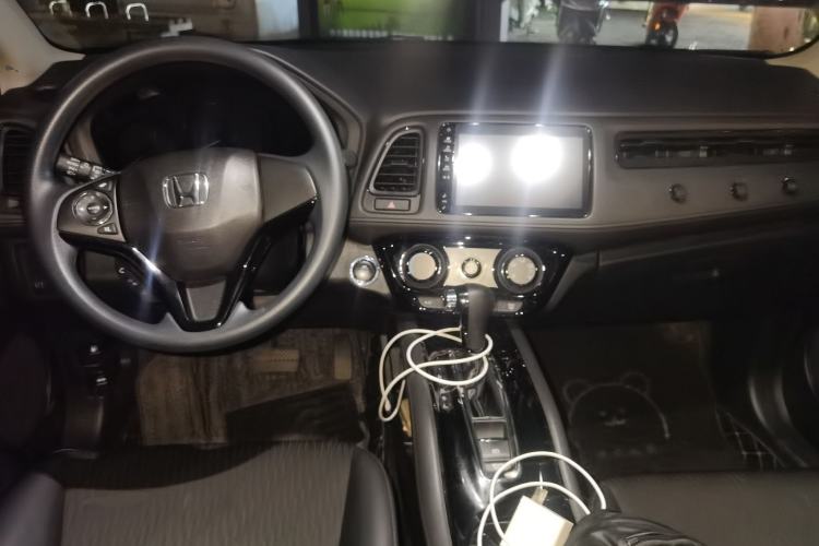 Used Honda Vezel 2022 1.5L CVT Phantom Night Pioneer Edition Center Console