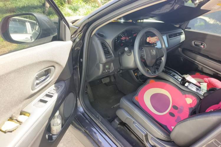 Used Honda Vezel 2022 1.5L CVT Elite Smart Edition Driver Seat