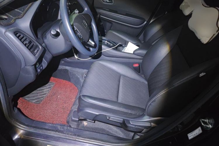 Used Honda Vezel 2022 1.5L CVT Phantom Night Pioneer Edition Driver Seat