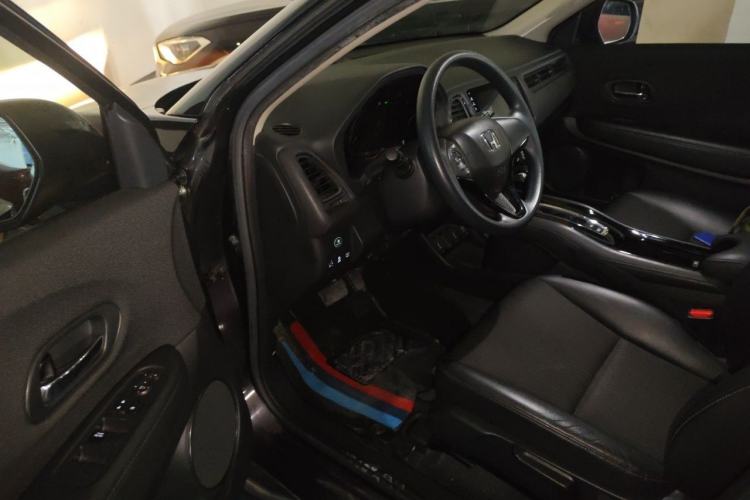 Used Honda Vezel 2022 1.5L CVT Phantom Night Pioneer Edition Driver Seat