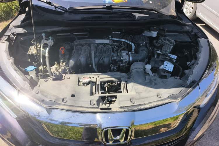 Used Honda Vezel 2022 1.5L CVT Elite Smart Edition Engine Bay